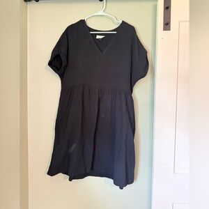 Universal Thread Black V-Neck Top